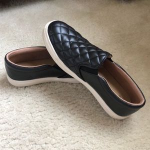 Women’s slip ons ✨